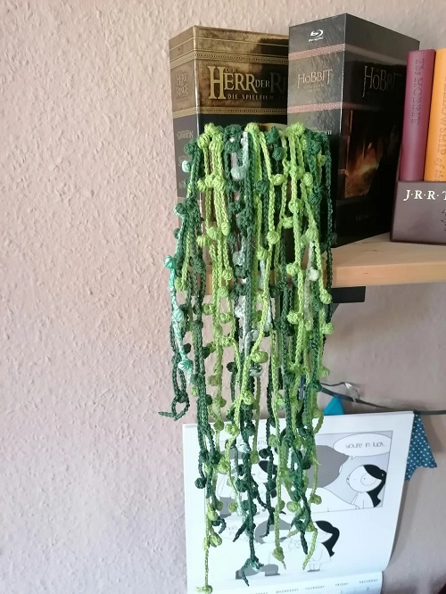 Hanging Crochet String of Pearls Pattern 2