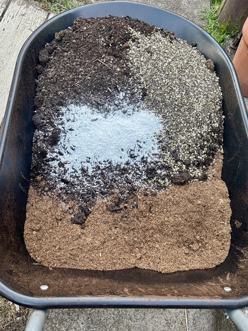 potting mix soil