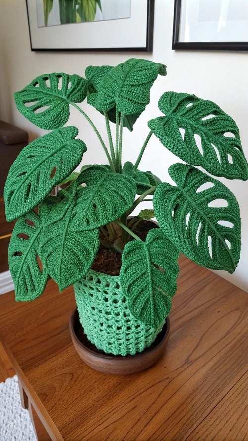 DIY Crochet Monstera Plant 2