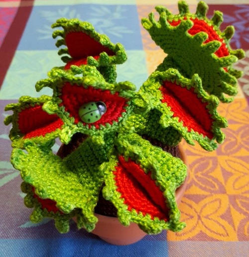 easy to make Crochet Venus Fly Trap 2