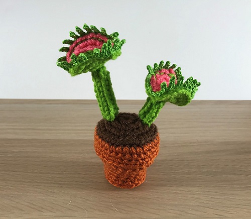 DIY Crochet Venus Fly Trap