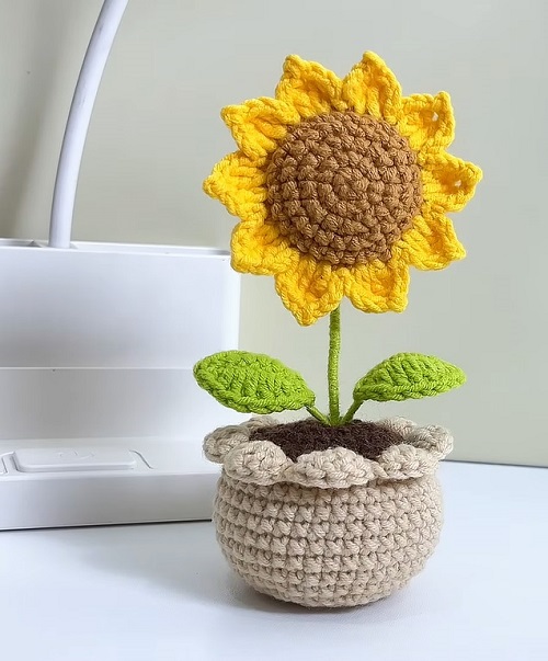 Crochet Sunflower Plant free pattern