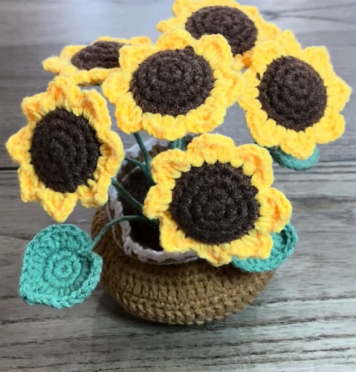 easy to make Crochet Sunflower Plant 2