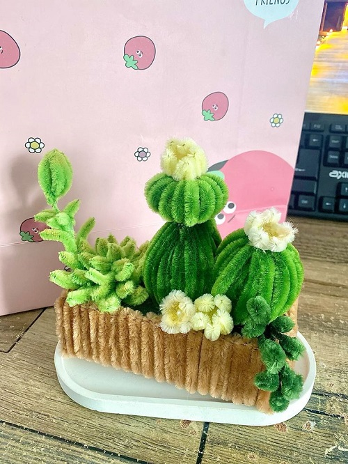 easy to make Pipe Cleaner Succulents 4
