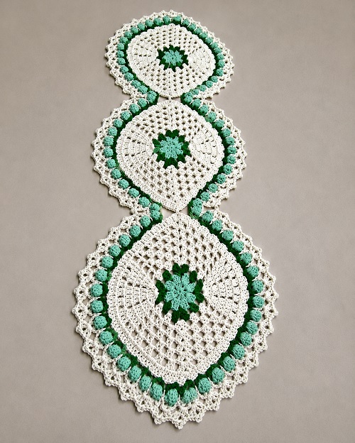 Leaf Table Runner